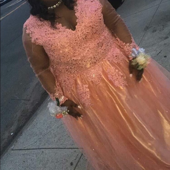 Plus size prom dress - Picture 4 of 5